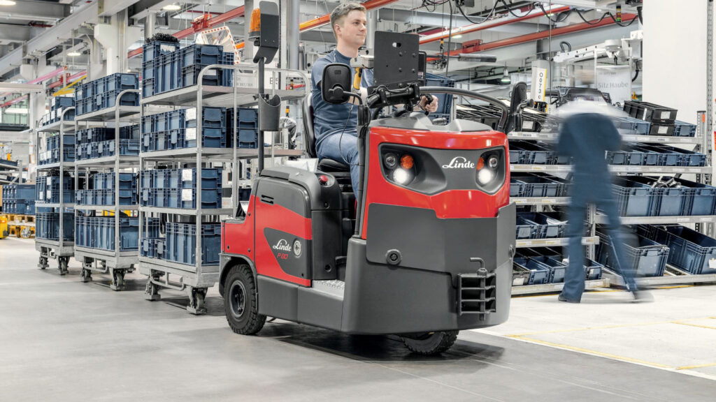 tow_truck_moving_manufacturing_4318_9020XXLarge-16-9.jpeg